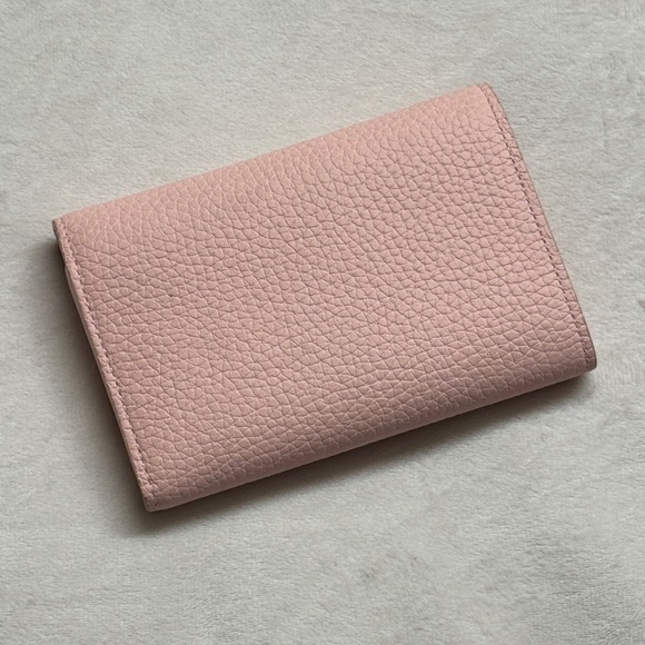 LV Capucines Wallet - Picture 5 of 7